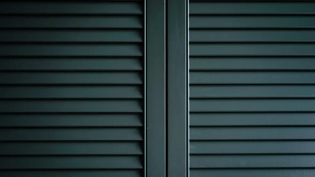 Fronty ażurowe w szafie na wymiar. Szafa na zamówienie. Szafa na wymiar Kraków